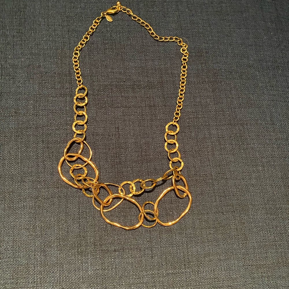 Great fun gold necklace with circulars rings. - Picture 7 of 11